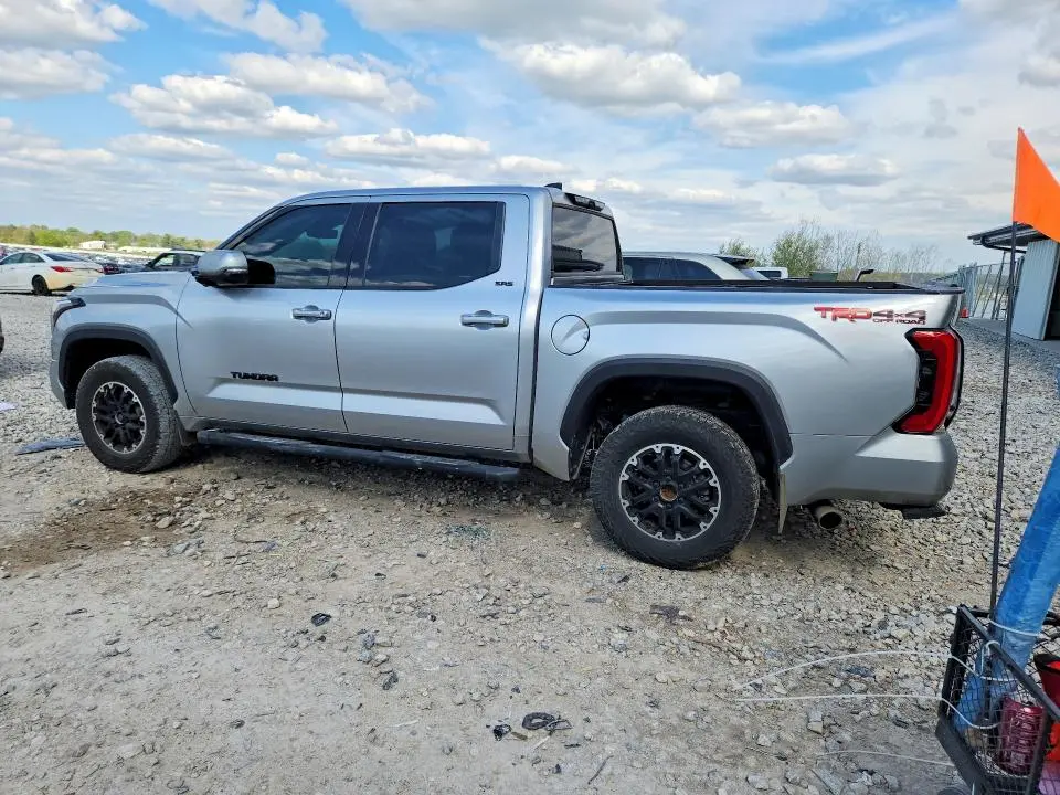 2023 TOYOTA TUNDRA SR5  