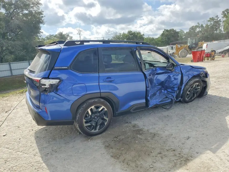 2025 SUBARU FORESTER LIMITED  