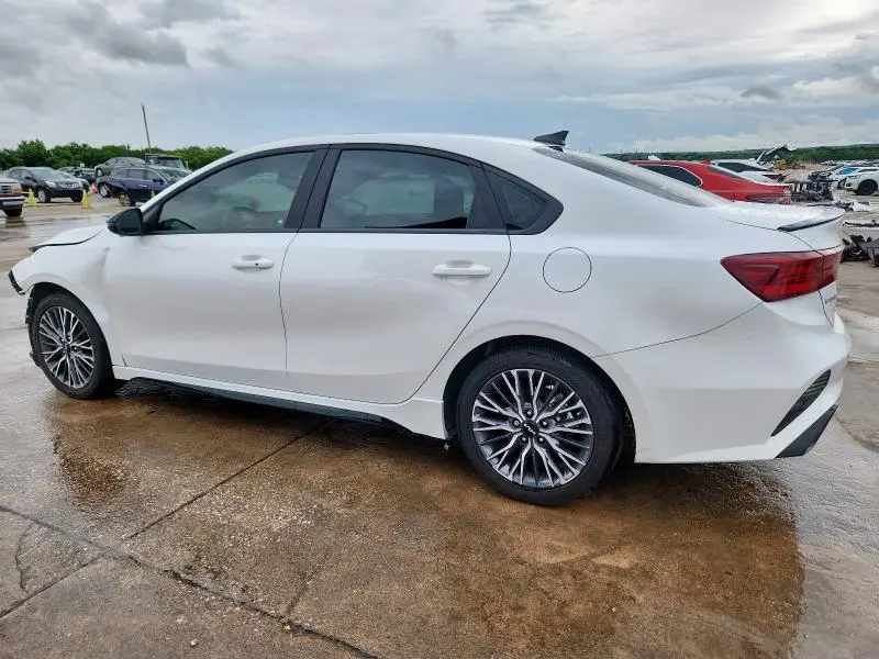 2024 KIA FORTE GT LINE  