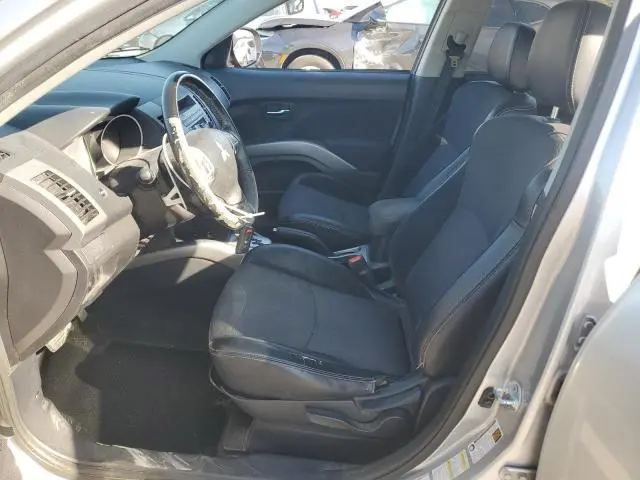 2011 MITSUBISHI OUTLANDER SE