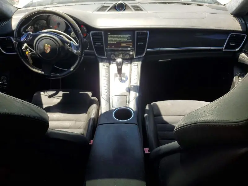 2016 PORSCHE PANAMERA GTS  