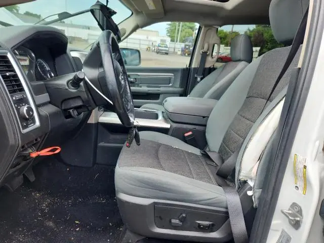 2016 RAM 1500 SLT  