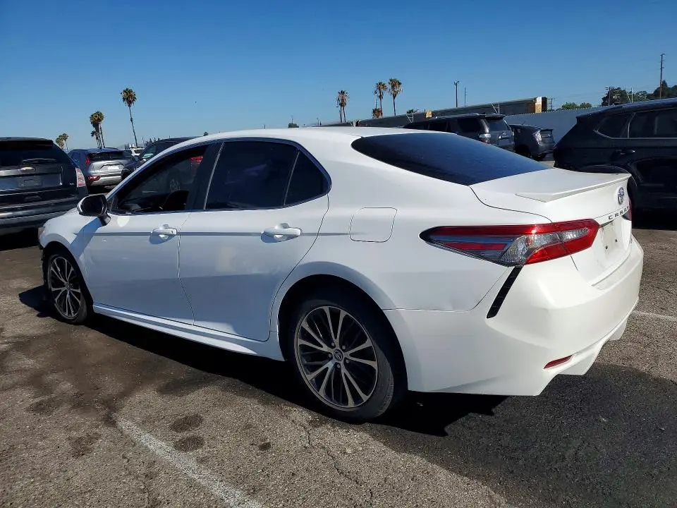2018 TOYOTA CAMRY SE  
