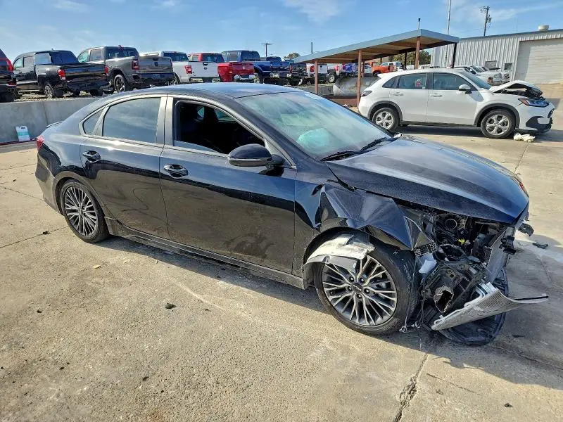 2024 KIA FORTE GT LINE  