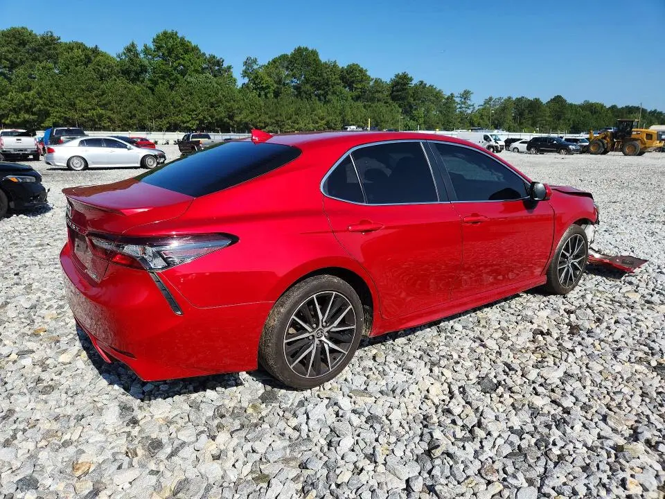 2021 TOYOTA CAMRY SE  