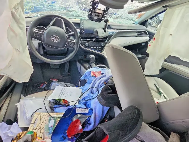 2023 TOYOTA CAMRY XLE  