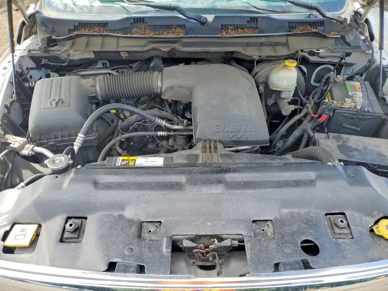 2016 RAM 1500 SLT  