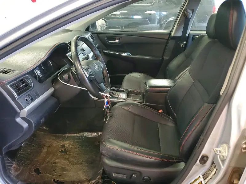2017 TOYOTA CAMRY SE  
