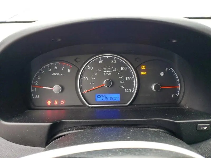 2010 HYUNDAI ELANTRA BLUE  