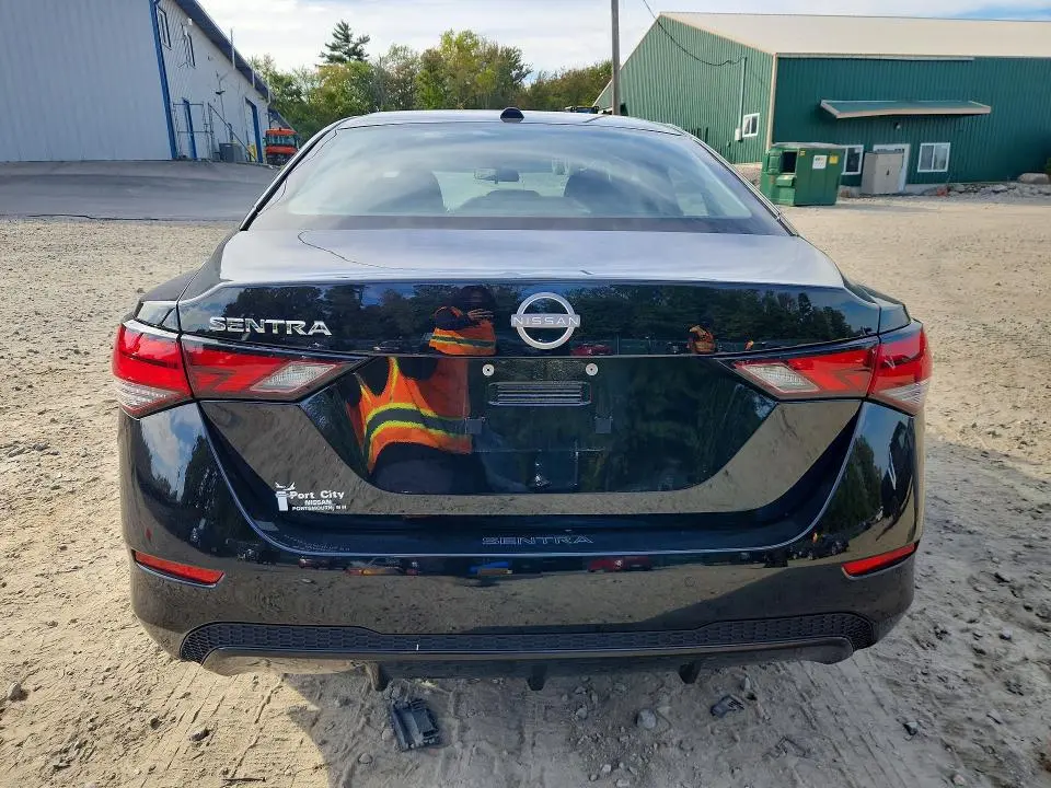 2025 NISSAN SENTRA SV  