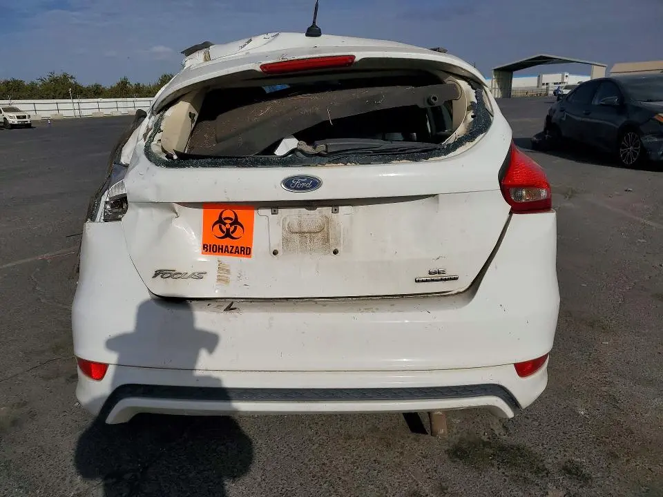 2016 FORD FOCUS SE  