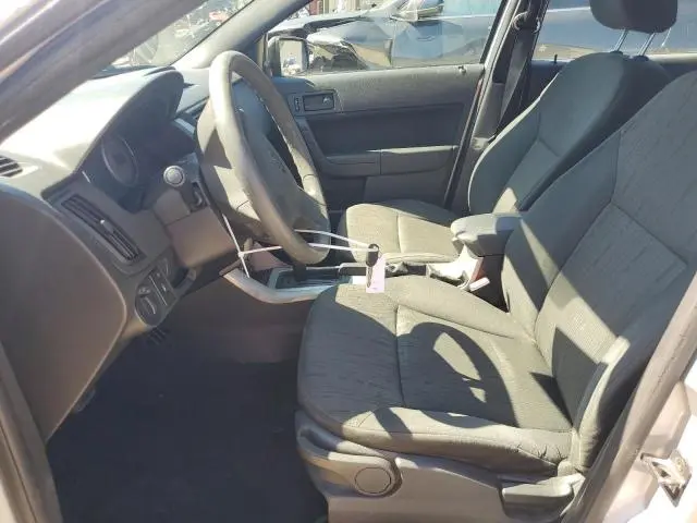 2010 FORD FOCUS SE  