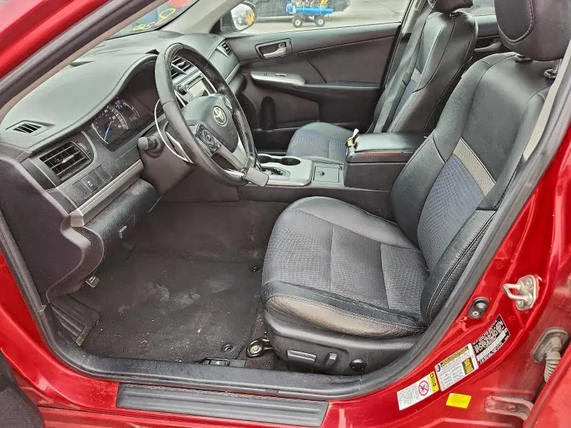 2014 TOYOTA CAMRY SE  