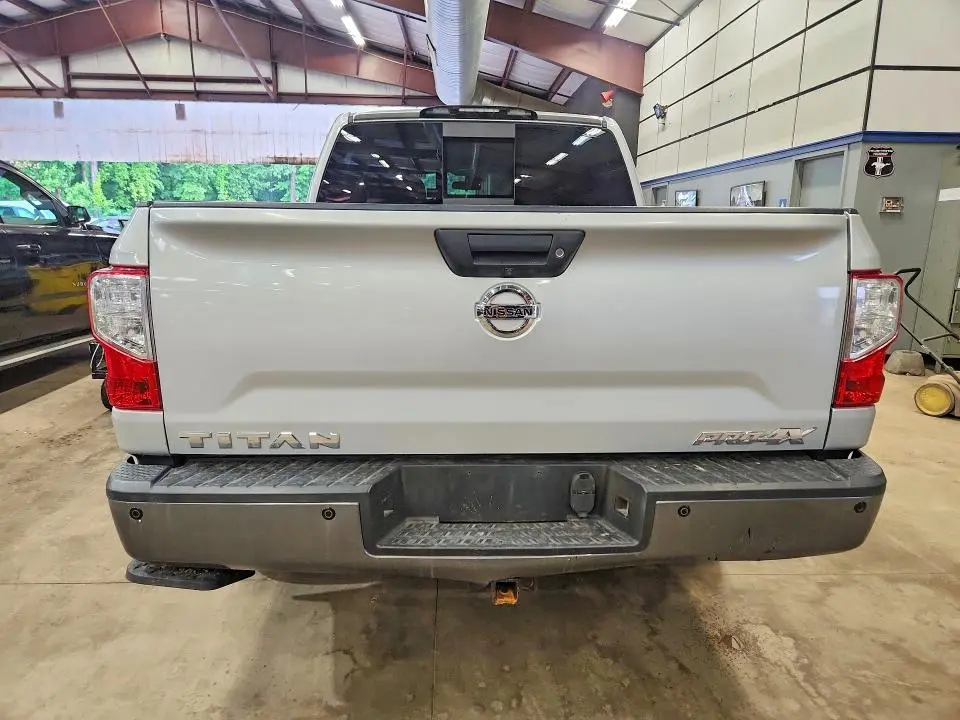 2018 NISSAN TITAN PRO-4X  