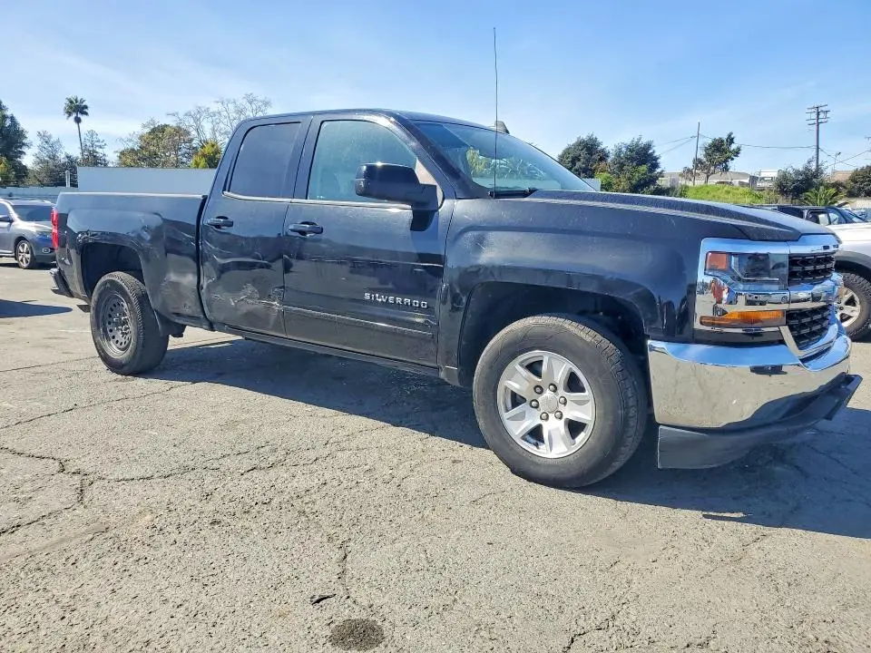 2018 CHEVROLET SILVERADO C1500 LT  