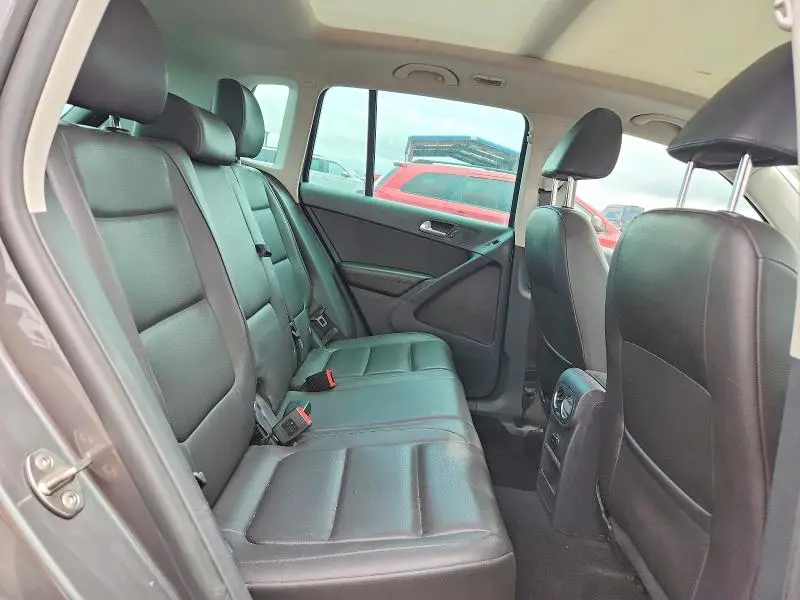 2013 VOLKSWAGEN TIGUAN S  