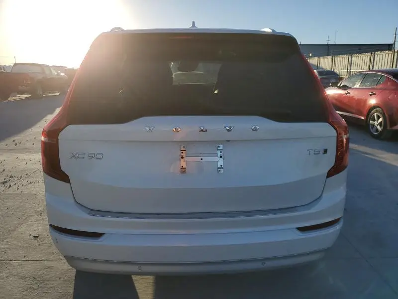 2022 VOLVO XC90 T5 MOMENTUM  