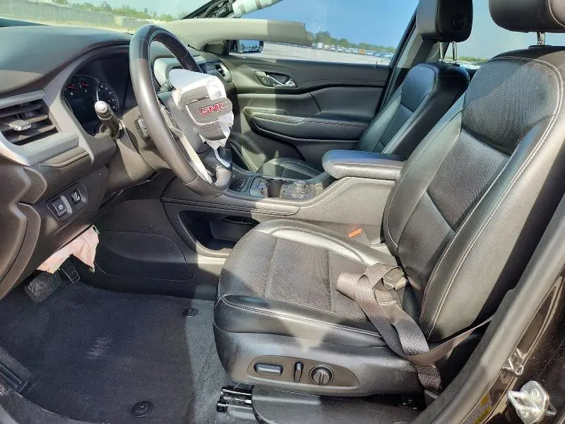 2021 GMC ACADIA SLT  