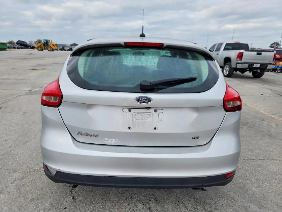 2017 FORD FOCUS SE  