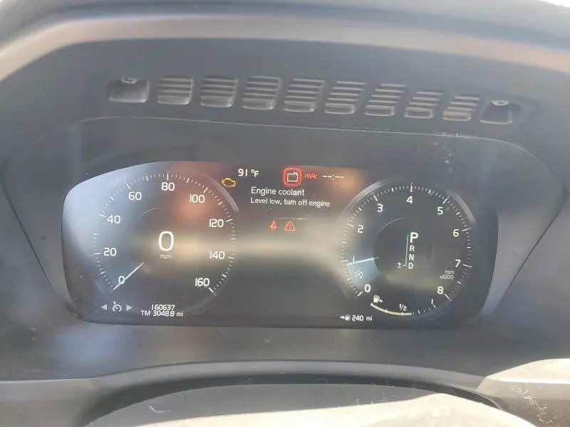 2016 VOLVO XC90 T6  