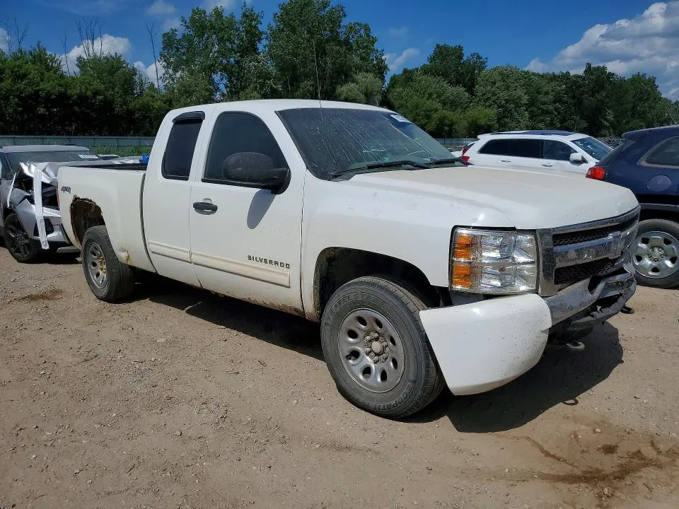 2011 CHEVROLET SILVERADO K1500 LS  