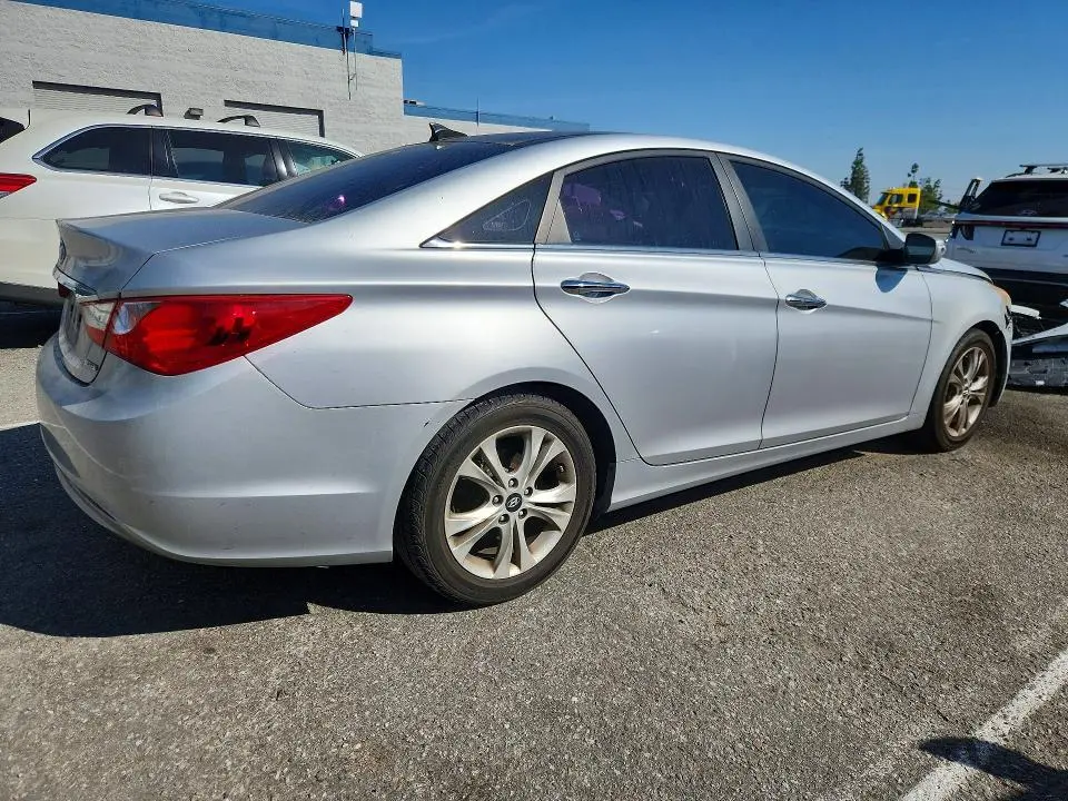 2013 HYUNDAI SONATA SE  