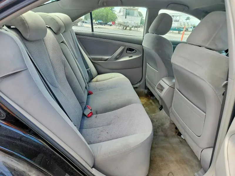 2010 TOYOTA CAMRY LE  