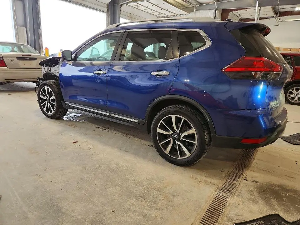 2017 NISSAN ROGUE SL  