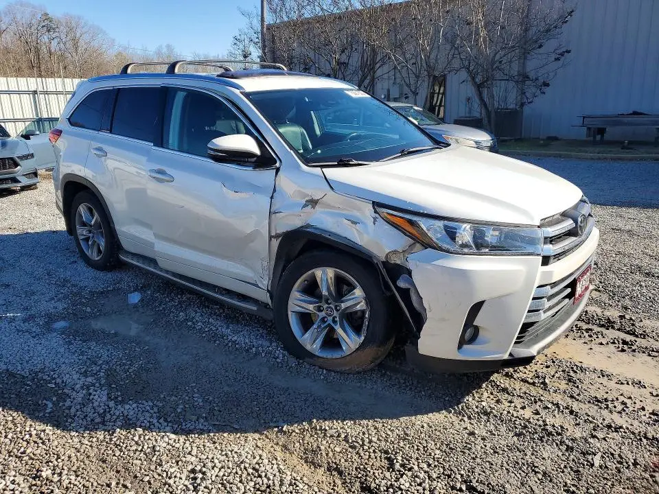 2017 TOYOTA HIGHLANDER LIMITED  