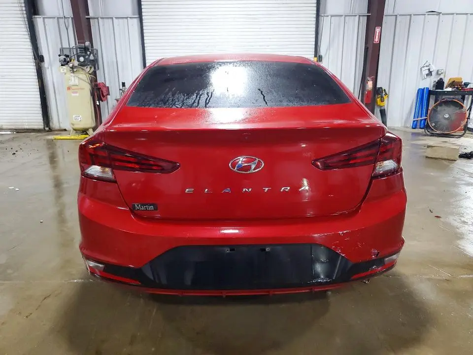 2019 HYUNDAI ELANTRA SE  