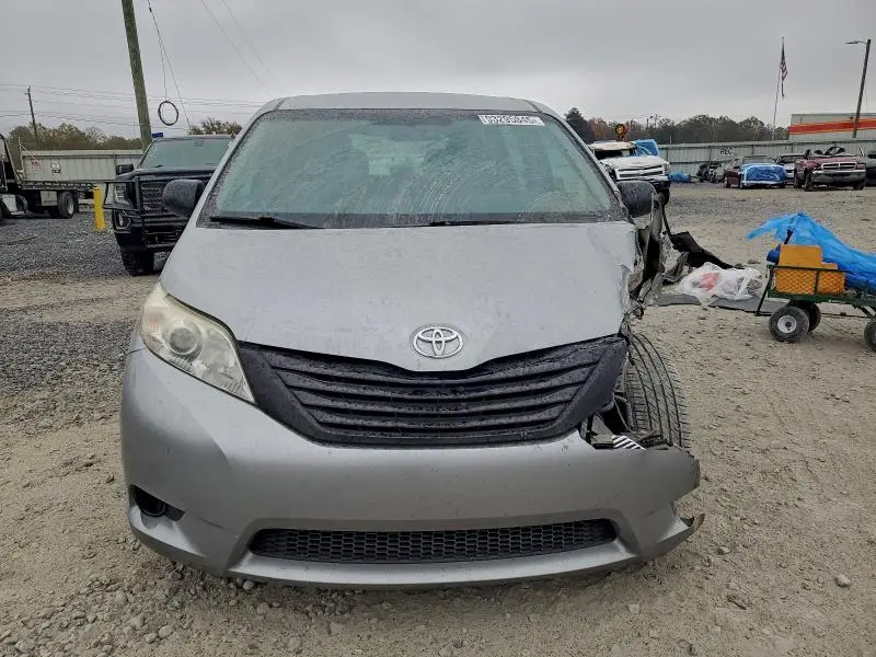 2016 TOYOTA SIENNA   