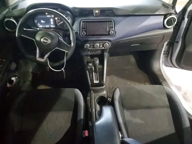 2023 NISSAN VERSA SV  