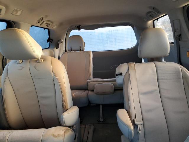 2013 TOYOTA SIENNA XLE