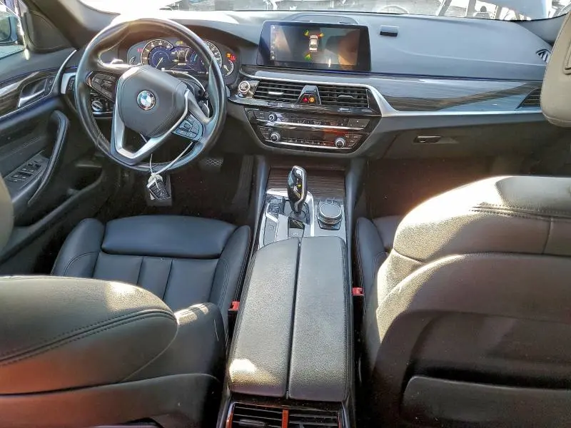 2019 BMW 530E   