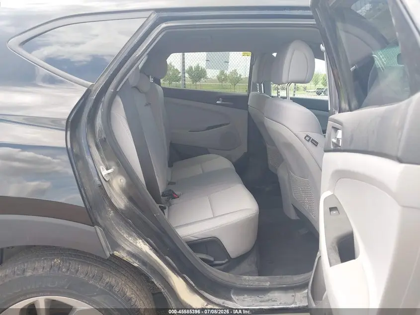 2018 HYUNDAI TUCSON SE