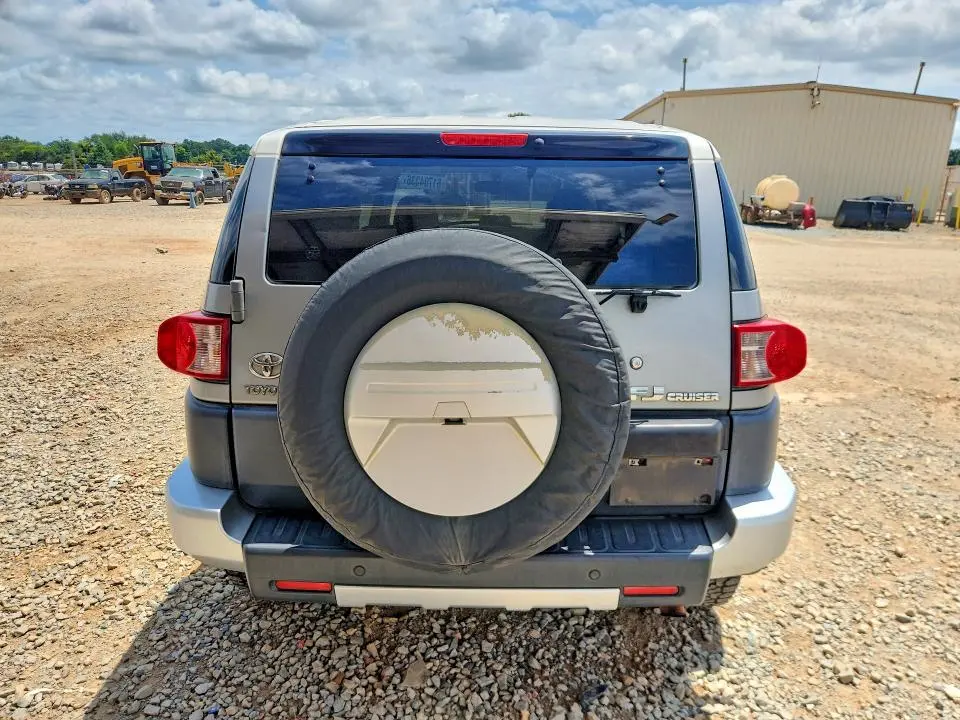2010 TOYOTA FJ CRUISER BASE  