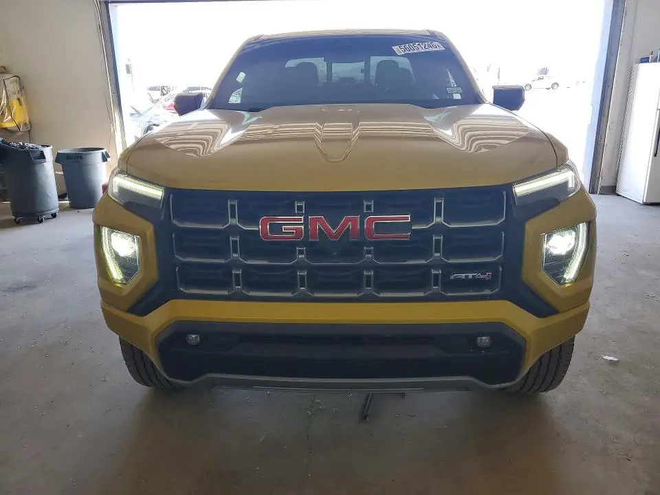 2023 GMC CANYON AT4  