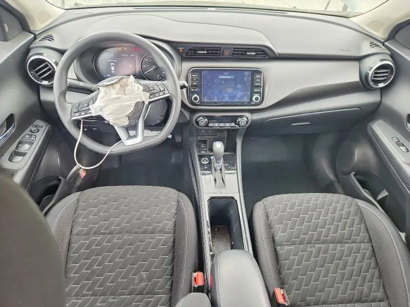 2021 NISSAN KICKS SV  