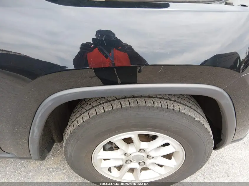 2019 JEEP GRAND CHEROKEE LAREDO E 4X4