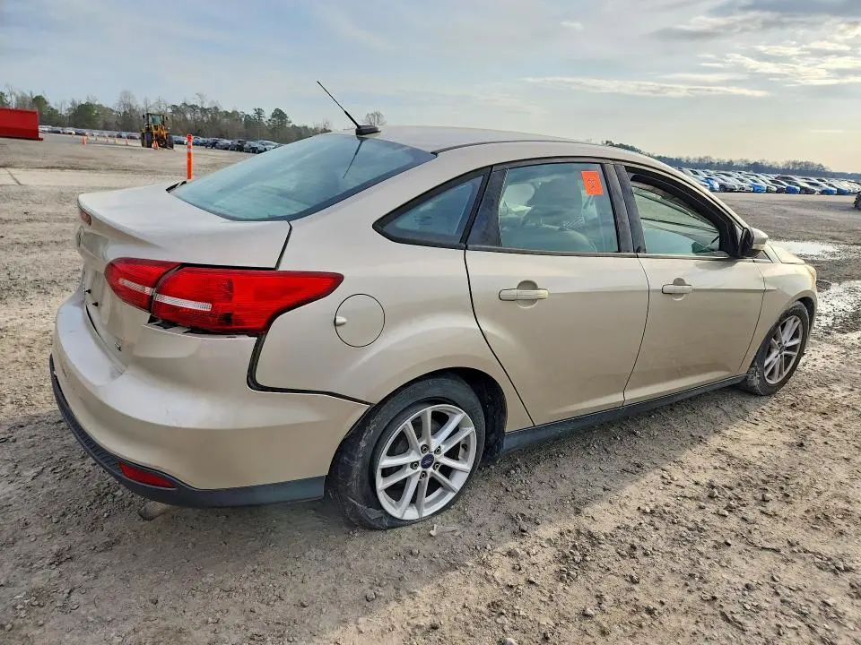 2017 FORD FOCUS SE  