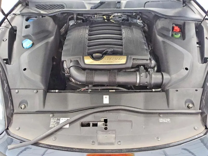 2016 PORSCHE CAYENNE   