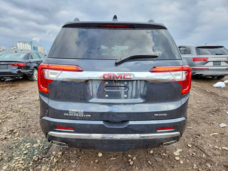 2022 GMC ACADIA DENALI  