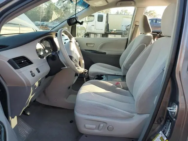 2013 TOYOTA SIENNA LE  