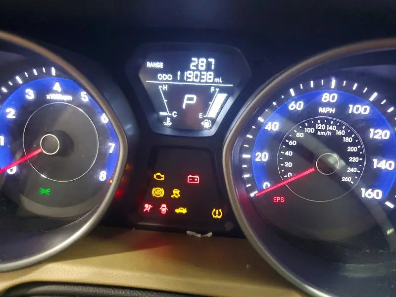 2013 HYUNDAI ELANTRA GLS  
