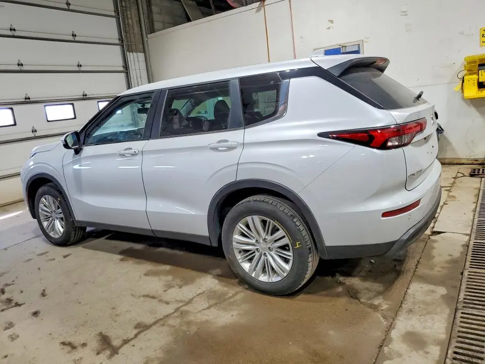 2023 MITSUBISHI OUTLANDER ES  