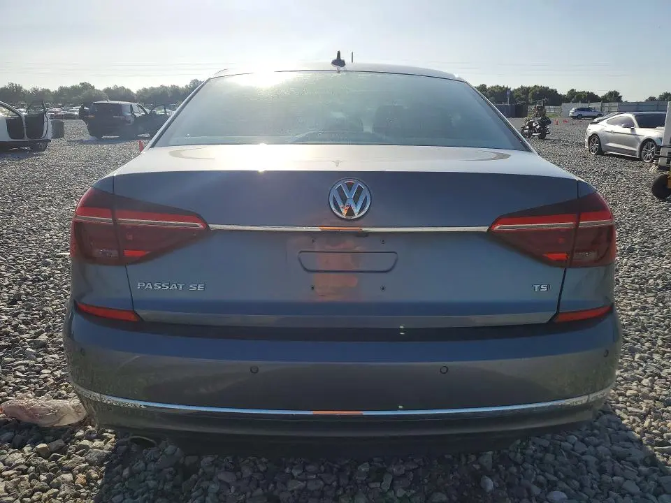 2018 VOLKSWAGEN PASSAT SE  