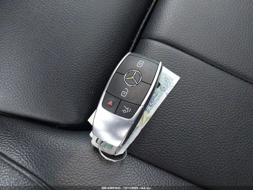 2021 MERCEDES-BENZ GLB 250  