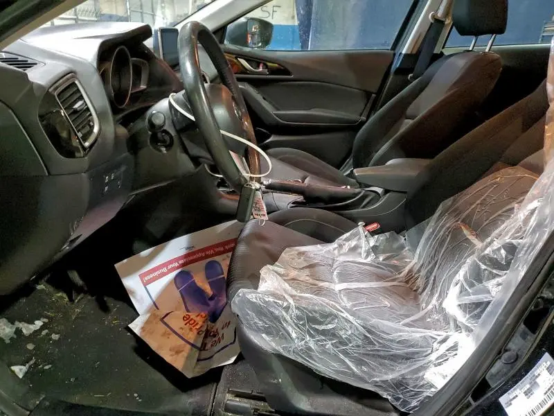 2015 MAZDA 3 TOURING  