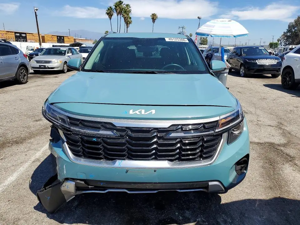 2024 KIA SELTOS EX  