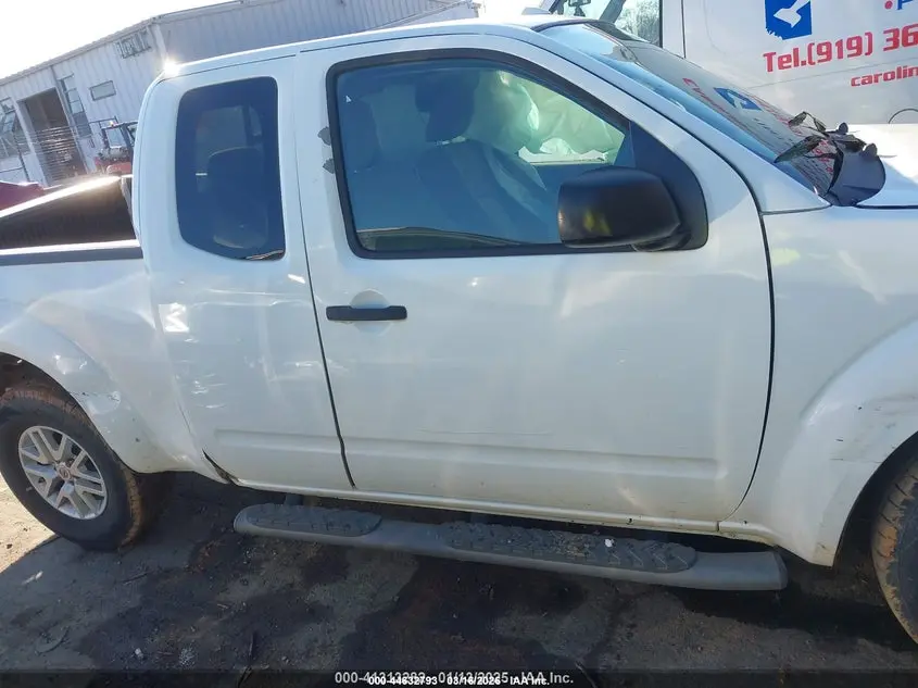 2017 NISSAN FRONTIER SV